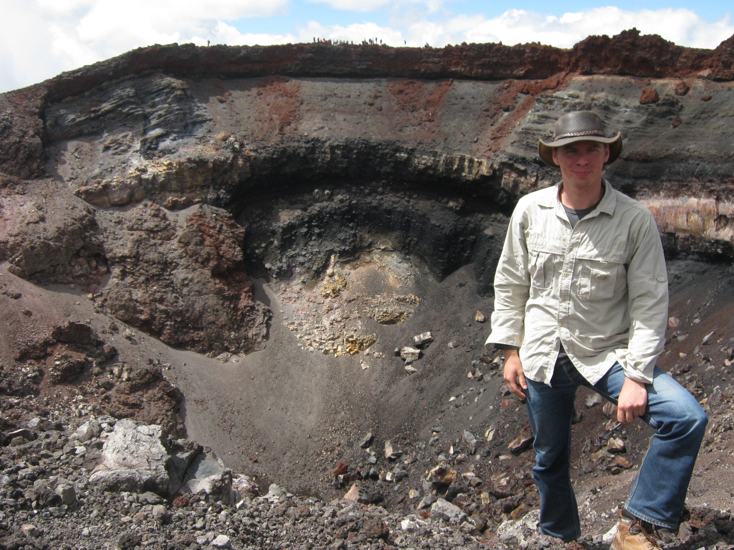 Jozua in front of Mt Ngauruhoe crater New Zealand